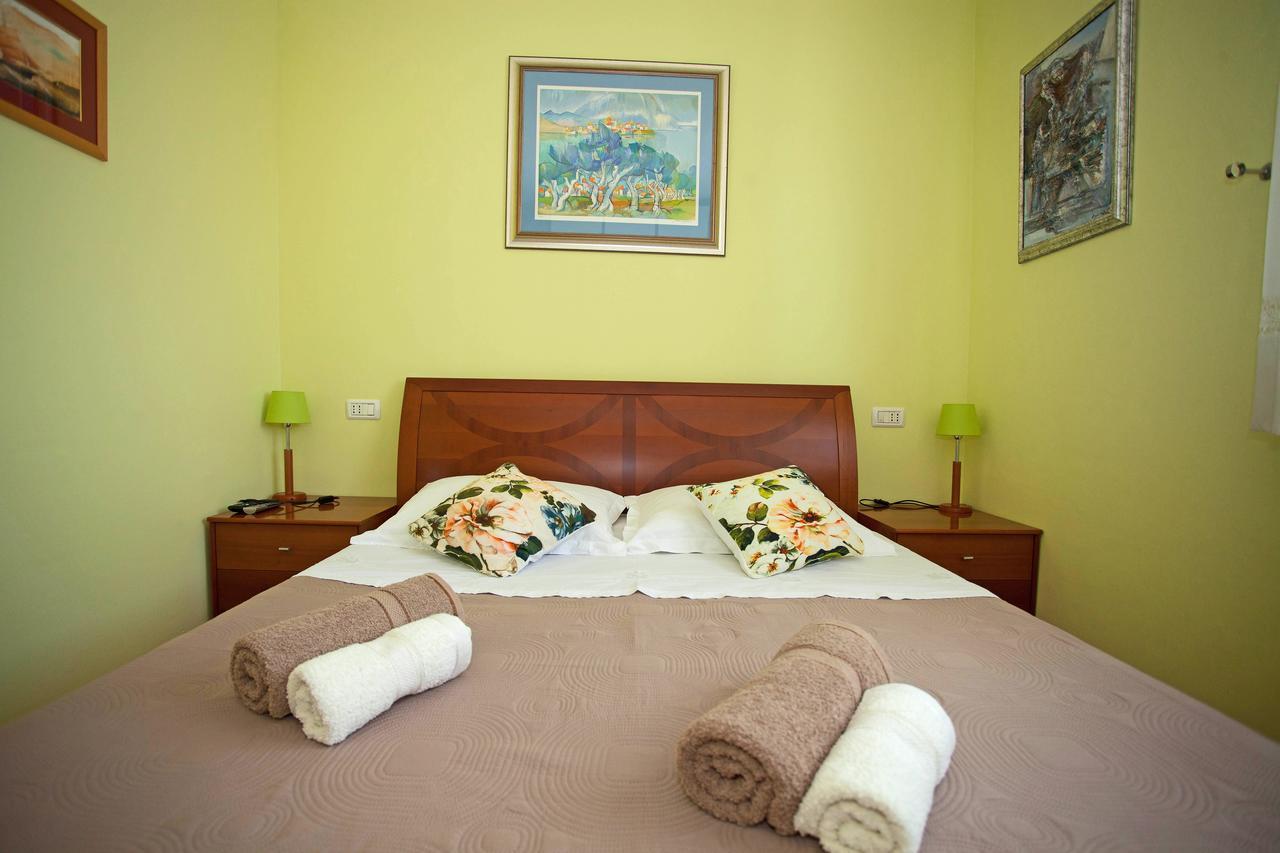 Apartment Pia Ровинь Экстерьер фото
