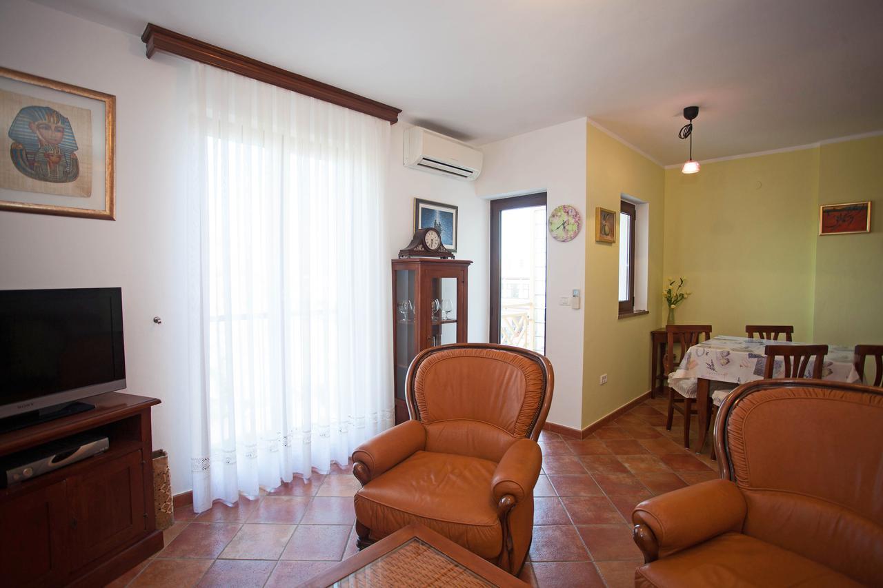 Apartment Pia Ровинь Экстерьер фото