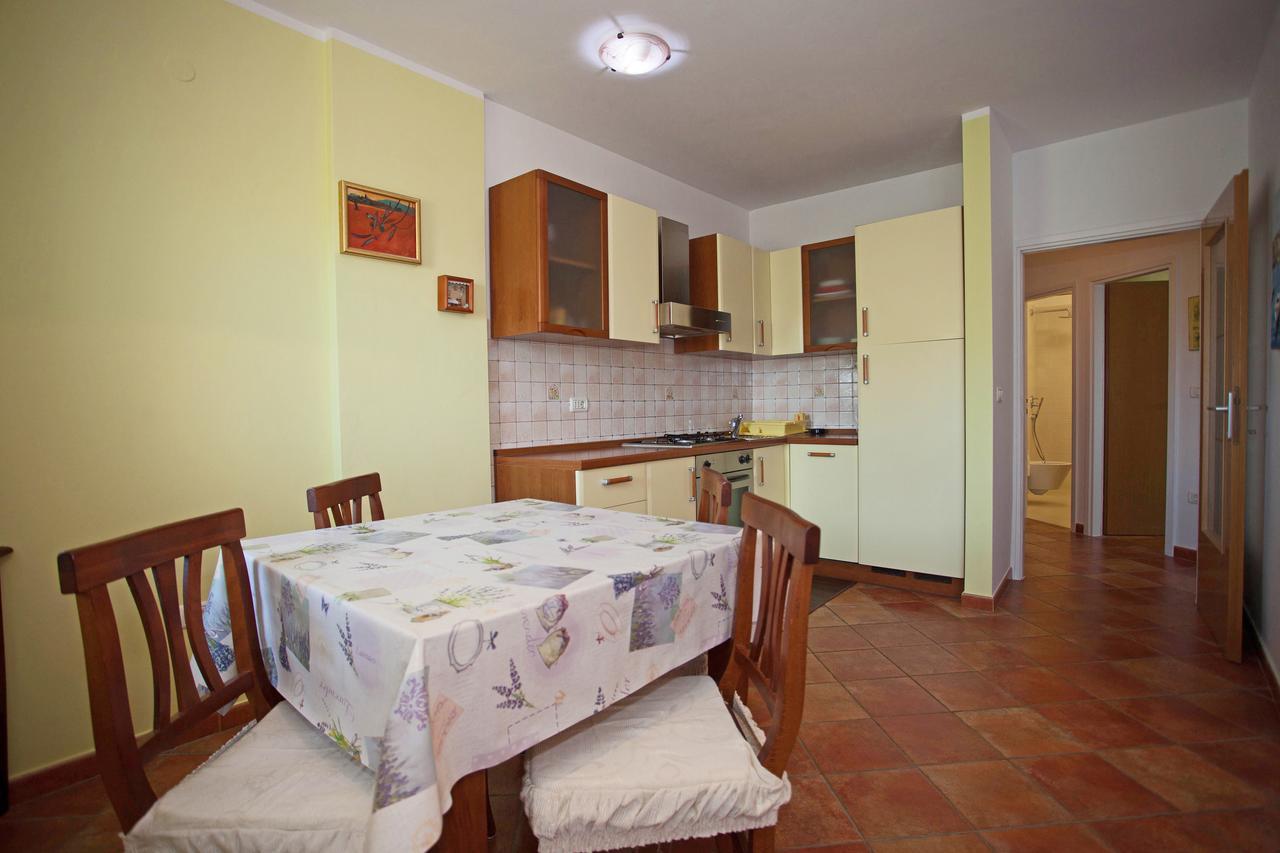 Apartment Pia Ровинь Экстерьер фото